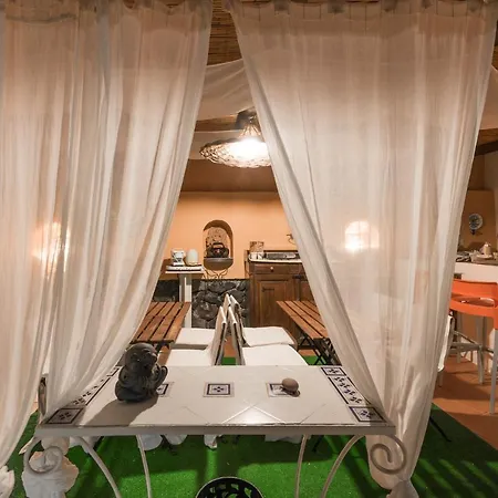 Mariella Pittorino - In Bed & Breakfast Leni